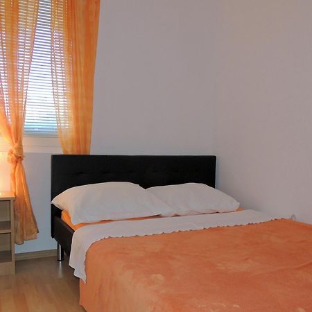 Apartman Husic Паг Номер фото