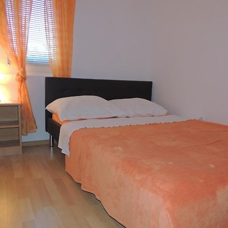 Apartman Husic Паг Номер фото