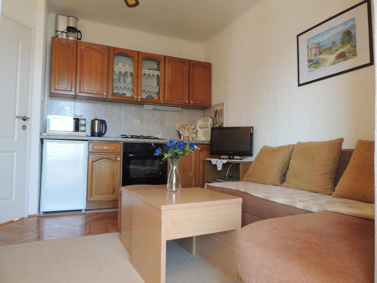 Apartman Husic Паг Екстер'єр фото