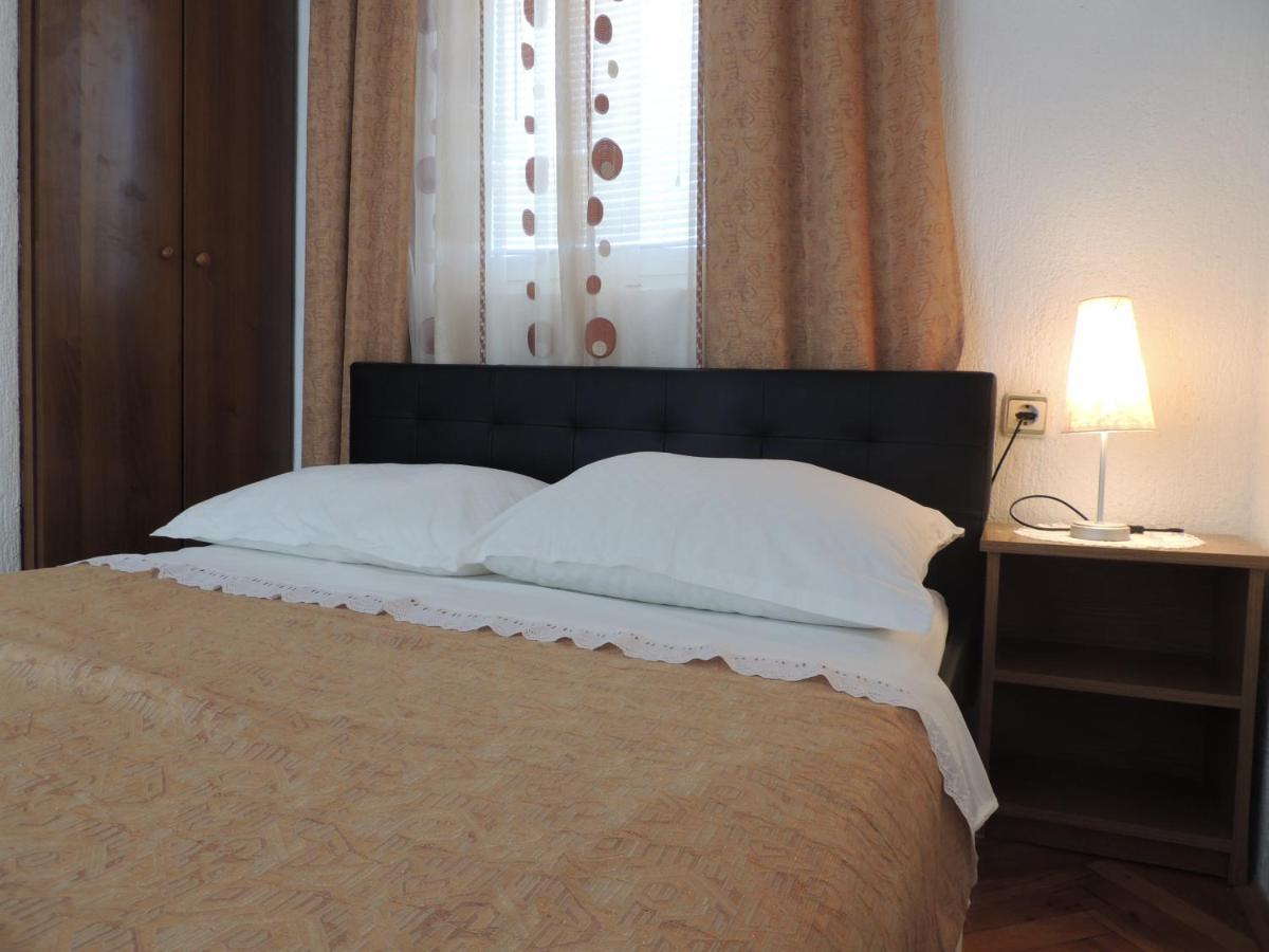 Apartman Husic Паг Екстер'єр фото