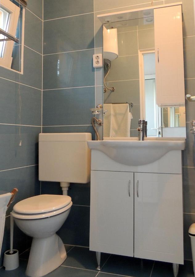 Apartman Husic Паг Екстер'єр фото