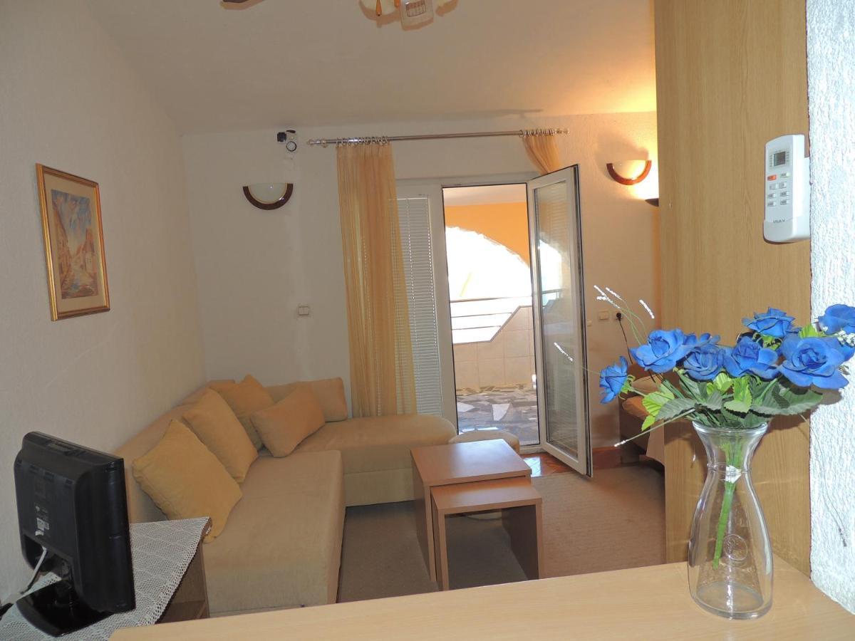 Apartman Husic Паг Екстер'єр фото