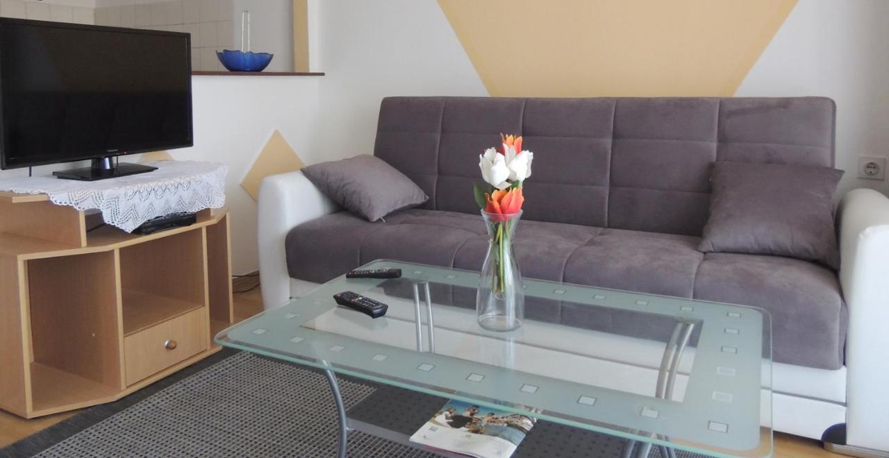 Apartman Husic Паг Екстер'єр фото