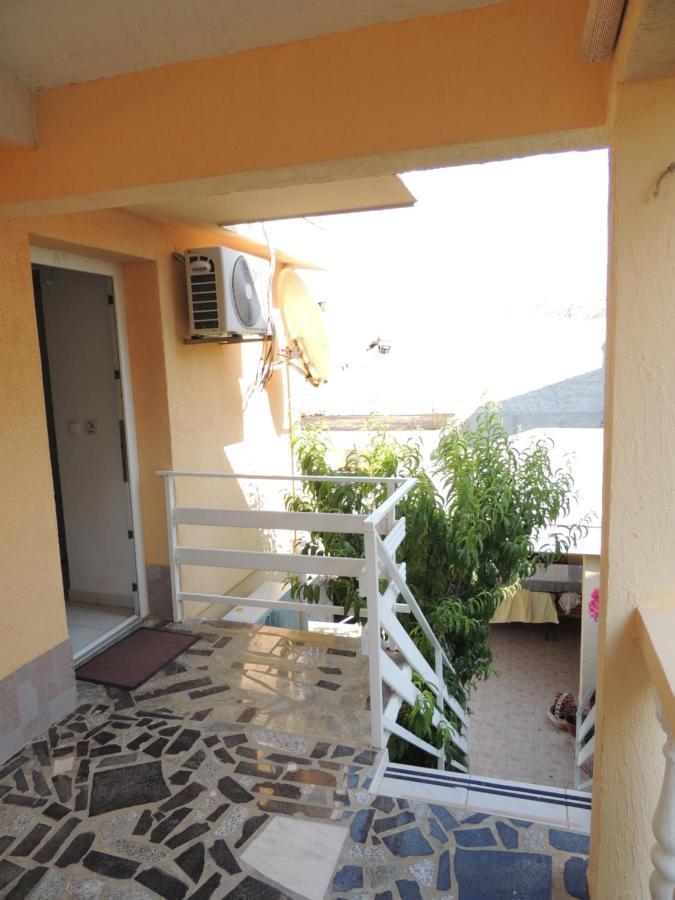 Apartman Husic Паг Екстер'єр фото