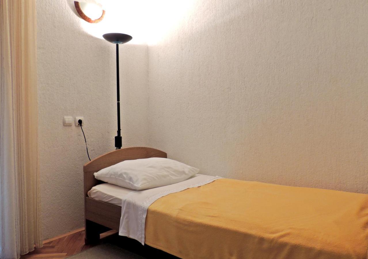 Apartman Husic Паг Екстер'єр фото