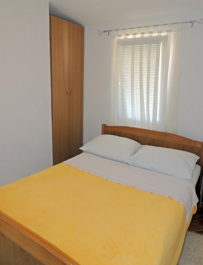 Apartman Husic Паг Екстер'єр фото