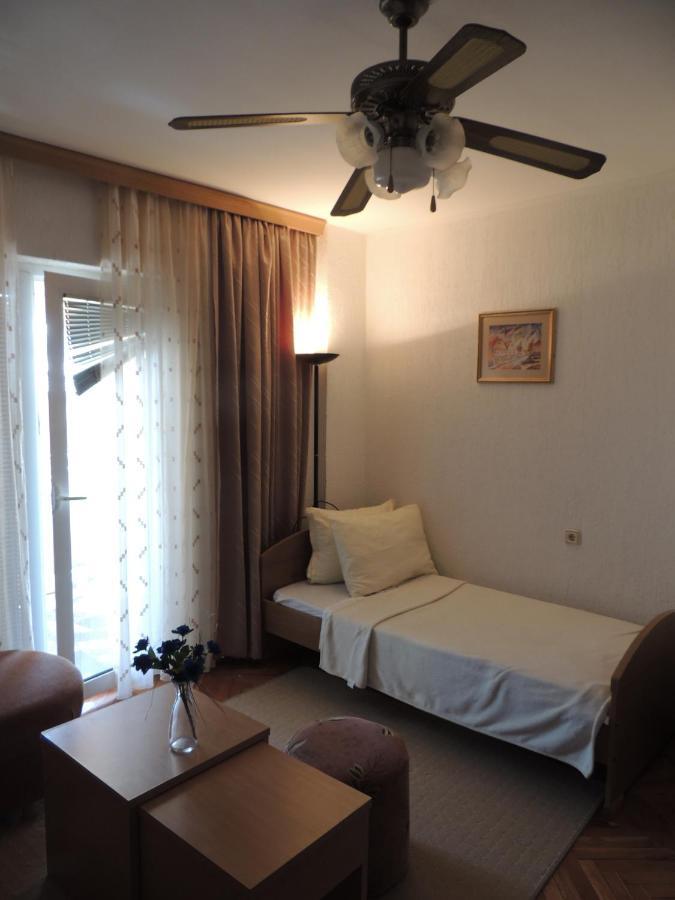 Apartman Husic Паг Екстер'єр фото