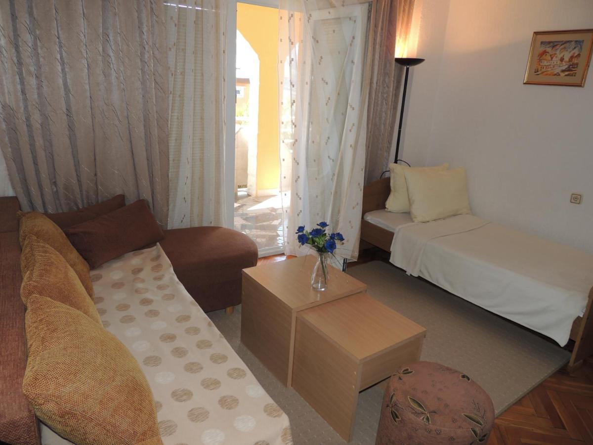 Apartman Husic Паг Екстер'єр фото